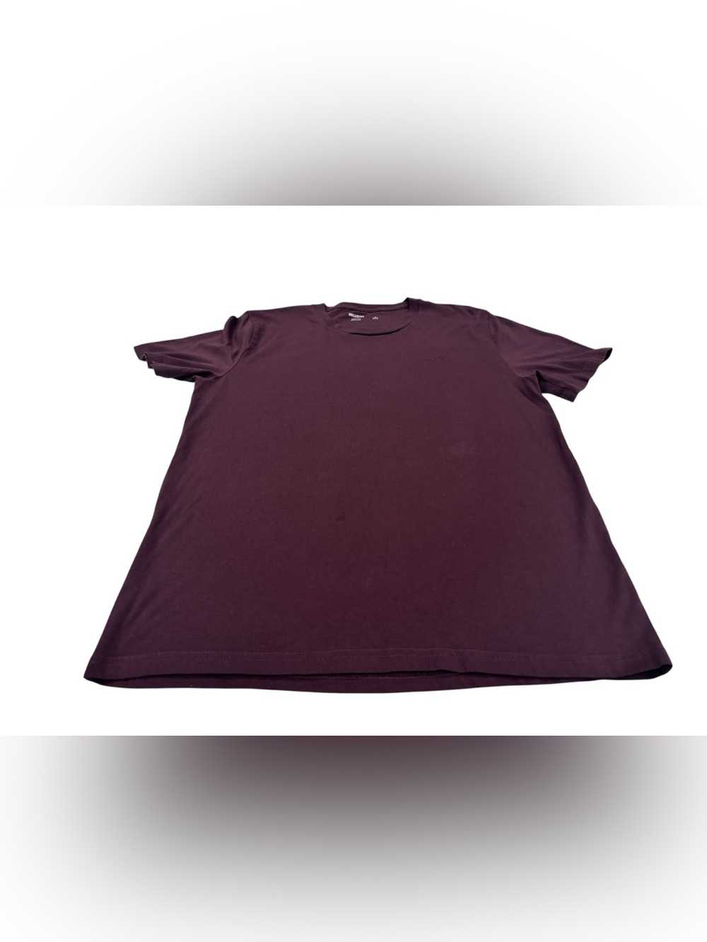 Hollister Medium Men's Crew Neck T-Shirt in Deep Plum